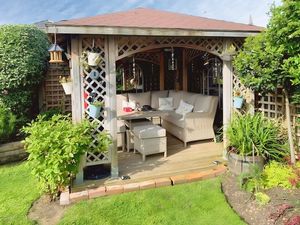 SUMMER GARDEN PHOTO- click for photo gallery